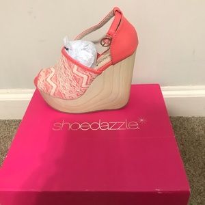 😍please make me taller wedges size 6.5